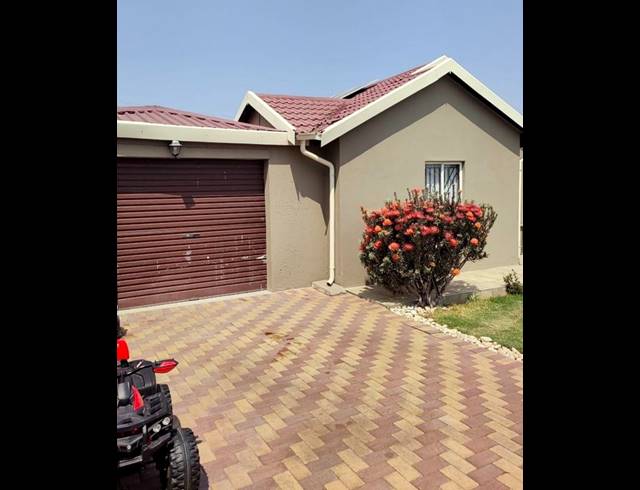 3 BEDROOM HOUSE FOR SALE IN NATURENA